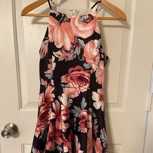 Papaya Dress - Floral and Flowy!